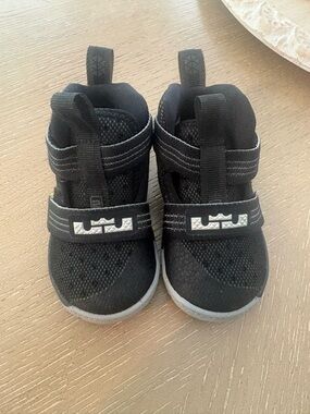 Nike LeBron James Toddler Sneaker